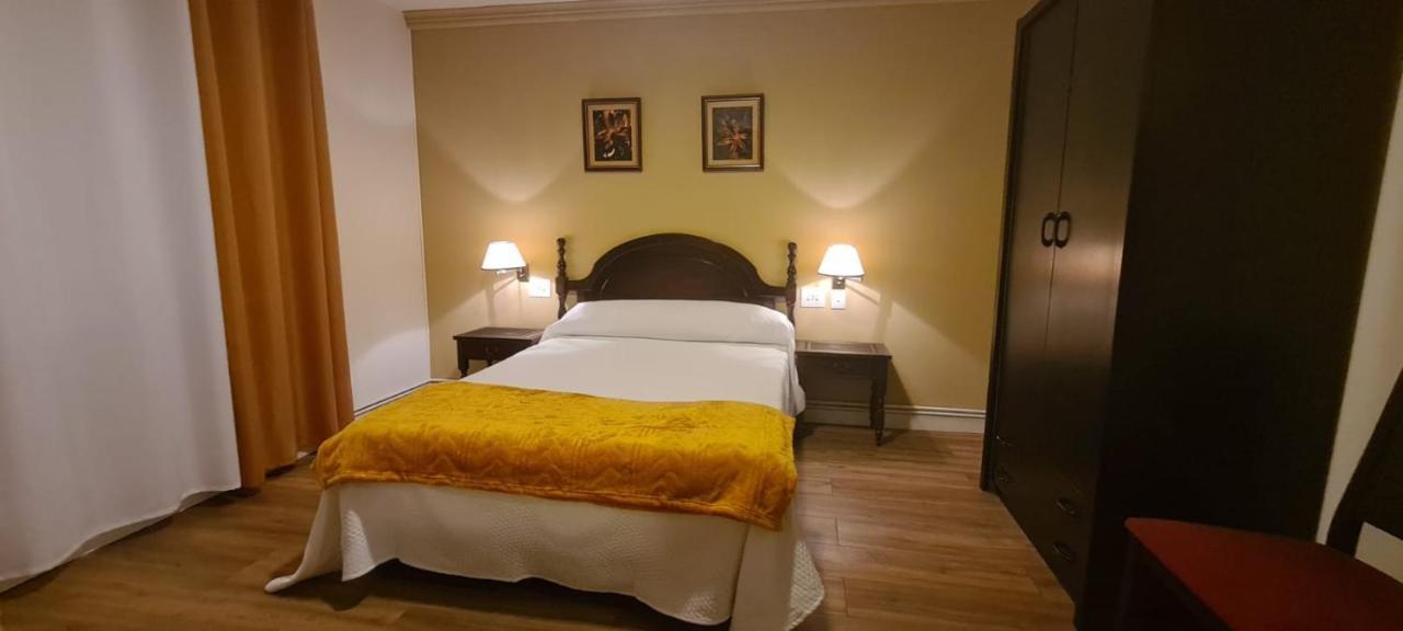 La Casa De La Abuela Hotel นารอน ภายนอก รูปภาพ
