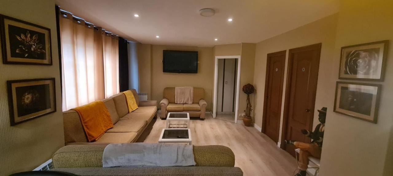 La Casa De La Abuela Hotel นารอน ภายนอก รูปภาพ